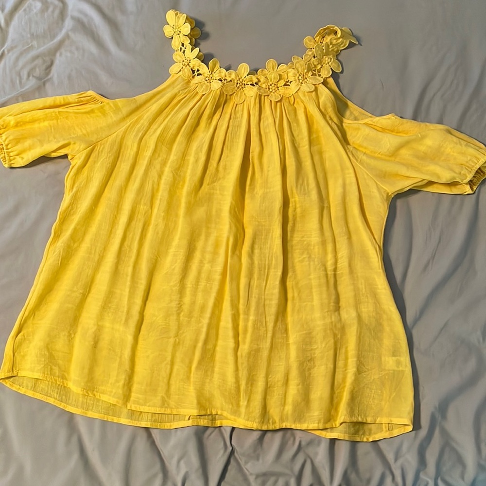 Cato yellow cut out top